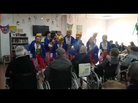 Grupo Reifs | La Comparsa Juvenil "El Indeciso" visitó nuestra residencia de Chiclana