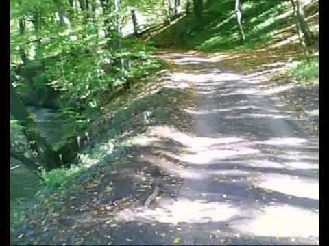 Krótki odcinek ścieżki przy mostkach nad Tywą