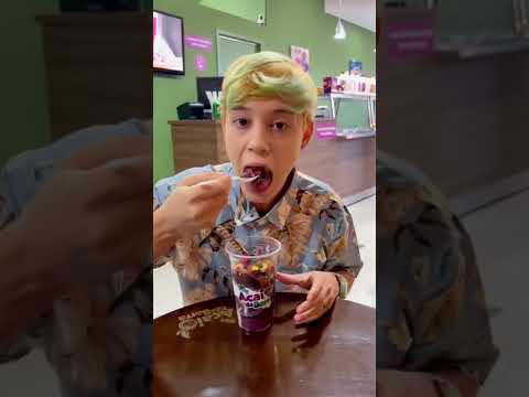 Você gosta de açaí com muito recheio ou pouco? 💜 #açaí  #açaídabarra #rj #shorts