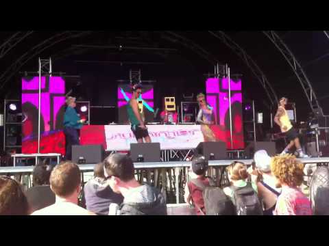 Larry Tee - Charlie ( Super Techno Party Machine)