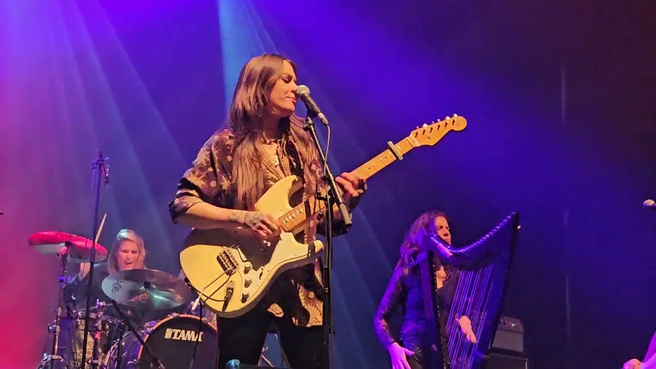 Nina ATTAL & Lena WOODS - "Voodoo Child" - Beffroi de MONTROUGE / 09.03.2025