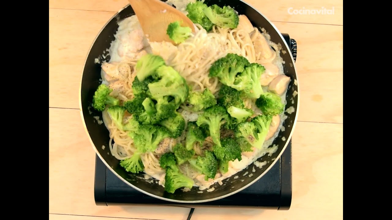 Espagueti con pollo y brócoli hecho con crema | Receta italiana | Cocina Vital