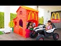 BIA LOBO MC DONALDS COM CLARABELA