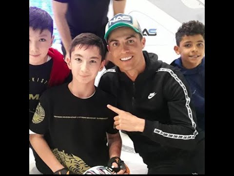 Ronaldo's excellent play with his son and disable player