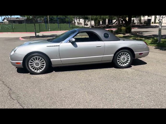 2004 Ford Thunderbird - Image 21