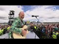 Colin Hay Performs "Down Under" at the 2022 Melbourne Cup