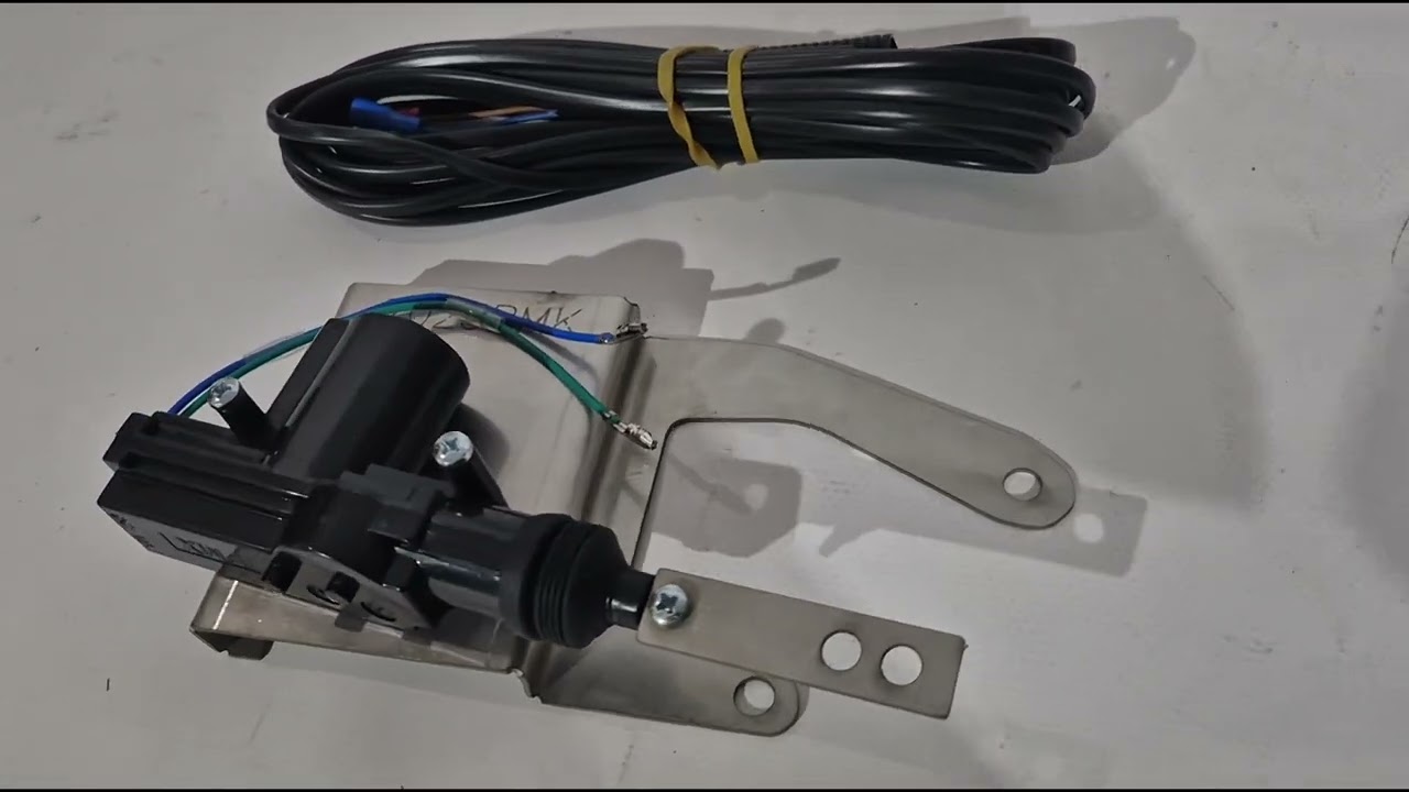 Toyota Hilux 2015– Takaluukun keskuslukko Video 1