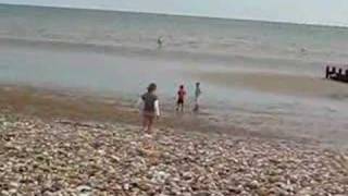 preview picture of video 'Clara  at Bognor Regis Beach 2006'