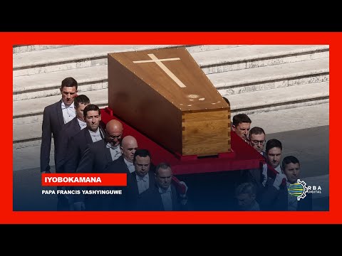Papa Francis yashyinguwe