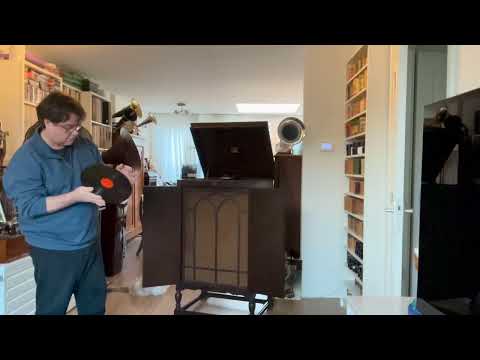 HMV 202 Gramophone playing records by great violinists.