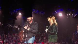 Garth Brooks & Trisha Give Special Gift to Cancer Fighter in Memphis!