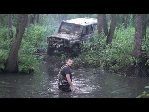 НИВА, Defender и БЕЗБАШЕННЫЙ УАЗ на оффроуд! монстры бездорожья в грязи! offroad 2019