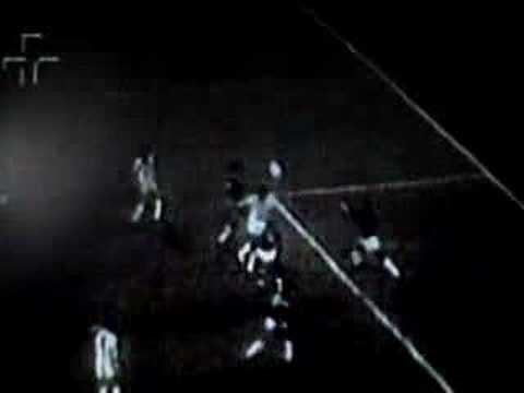 Enéas de Camargo subindo no 2º andar para marcar o gol!