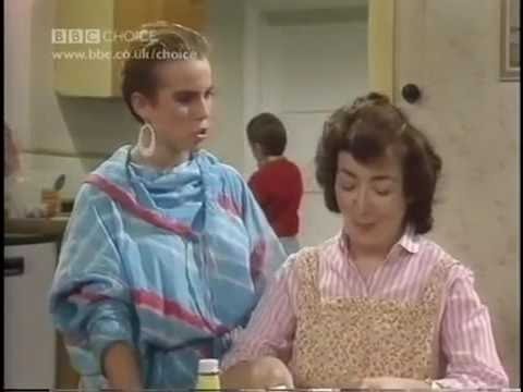 download lagu mp3 mp4 Johnny Briggs, download lagu Johnny Briggs gratis, unduh video klip Download Johnny Briggs Mp3 dan Mp4 Viral Gratis