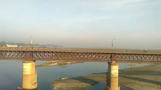 preview picture of video 'Kanpur Ganga Bridge Condition'