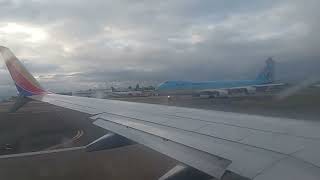 Southwest Airlines WN2810 (N8541W) 737-8H4 pushback, taxi, & takeoff from Seattle-Tacoma (SEA)