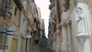 preview picture of video 'Short walk in Valletta'