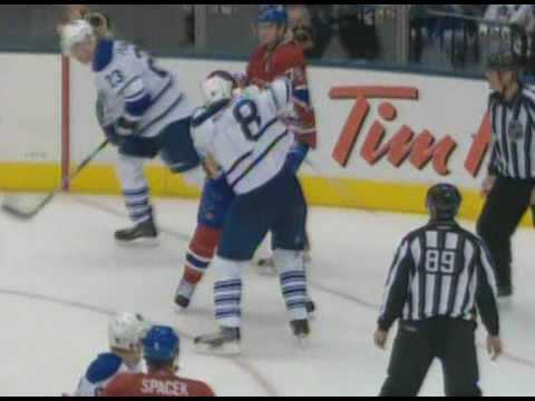 Travis Moen vs Michael Komisarek Oct 1, 2009