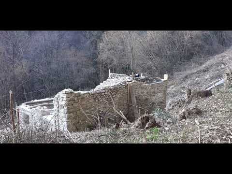 # 3 Inizia la ricostruzione della baita in sasso  Restoration on the cabin