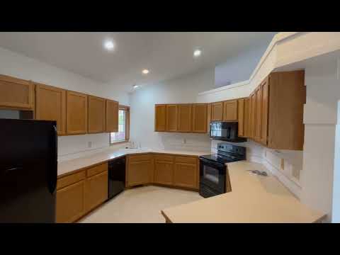 ***Move In Special***  Sprawling Glenngrae Gated Community property video