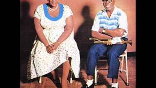 Ella Fitzgerald & Louis Armstrong - Isn't This A Lovely Day