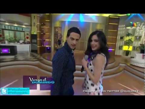 Melissa Barrera y Sebastian cantan "Mamma María" en Venga El Domingo.