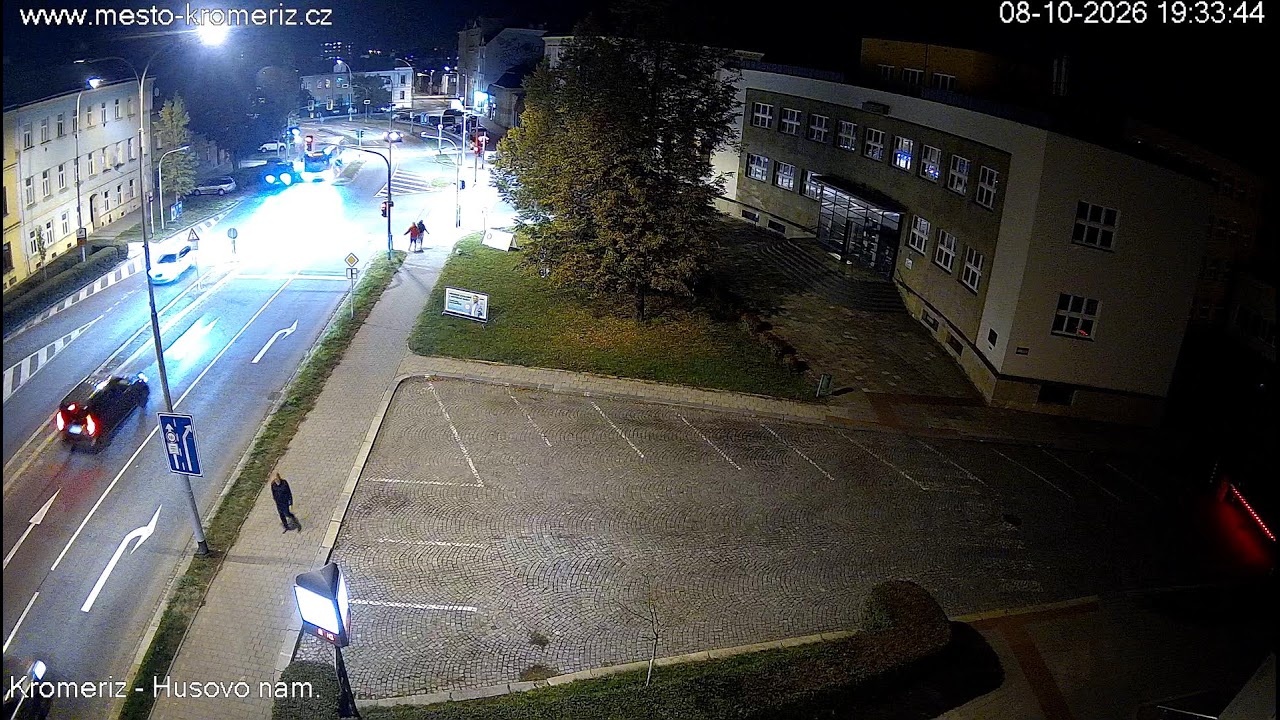 Live webcam view of Husovo Square, Kroměříž