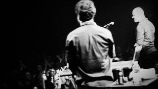 HibOO d'Scene : Dominique A "J'aimerais voir le jour tomber" (Live @ Bataclan, Paris - 31 mars 2010)