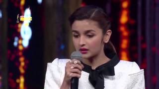 Alia Bhatt sings &quot;Samjhawan&quot; Live | Mirchi Music Awards | Radio Mirchi