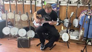 Video thumbnail for Gold Tone Dojo DLX Demo by musicaltraditions