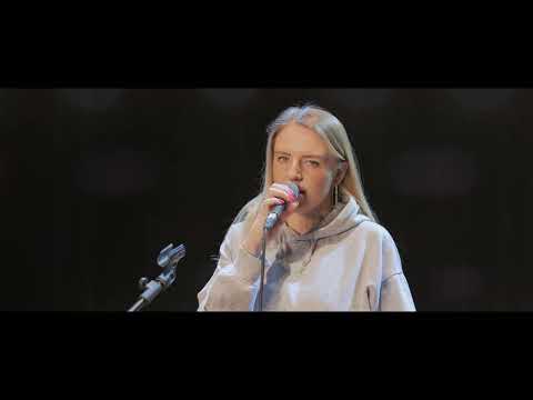 Izabela Mosiołek - Za oknem noc