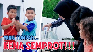 Download lagu GAME NUMPAHIN AIR KE GELAS - Malah jadi basah basahan, TIKTOK CHALLANGE !! GPS FAMILY mp3
