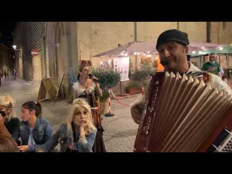 Stornelli maliziosi a Mogliano (Macerata) - www.stornellatori.it