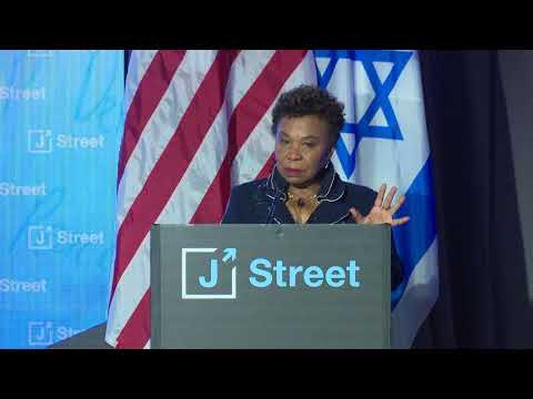 Representative Barbara Lee Accepts the Tzedek v'Shalom Award