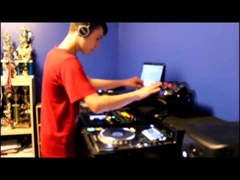 DJ Mikey D