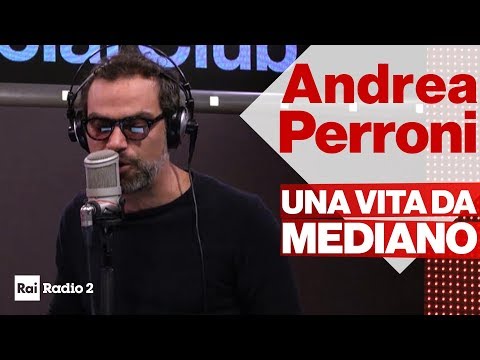 ANDREA PERRONI canta come Ligabue a Radio2 Social Club - "UNA VITA DA MEDIANO"