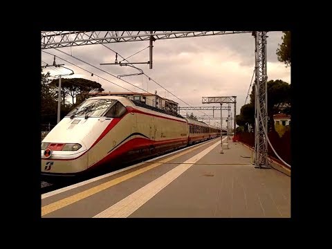 Frecciabianca (FB 8815) Milano C.LE - Lecce in transito presso la stazione di Riccione