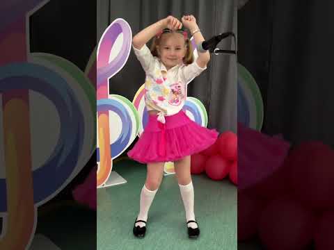 Majka Jeżowska „Kolorowe dzieci” w wykonaniu Inez