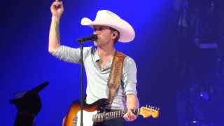 Justin Moore Lettin&#39; the Night Roll 11-15-13