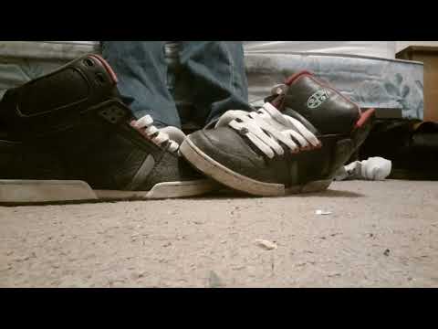 Airing out my 2 day old socks - Shakez