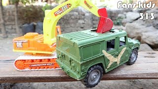 Download lagu Excavator darurat I Penyelamatan mobil jatuh I Dump truck, Excavator Video For Kids mp3