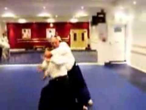 Aikido - Basingstoke Traditional Aikido Club   Basic Dynamic Irimi Nage