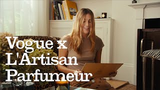 La routine de journaling matinal de Camille Charrière s’accompagne de l’Artisan Parfumeur