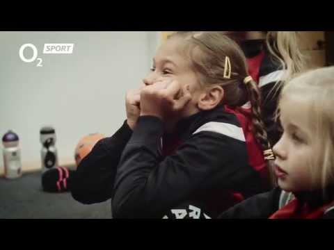 Holky z Dukly 1: Růžovej dres