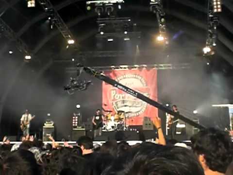 PORRETAS - El gran engaño (Viña Rock 2013 / VILLARROBLEDO)