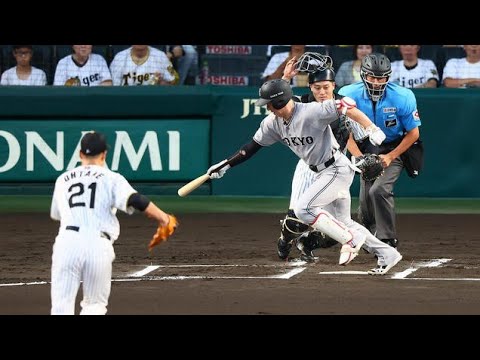 ⚾️【巨人】松本剛、まさかの守備妨害でアウト！フェアゾーンの打球が体に当たる珍事発生😱🔥⚾️