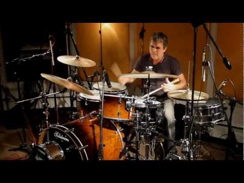 Jorge Araujo  Solo de bateria en la Master Class de Estudio 8once