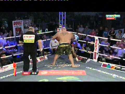 Alexandru Lungu ( Romania )vs Deutsch Pu'u ( USA ) - Round 1 - Local Kombat 20 october 2012
