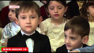 Стихами и песнями провожают 2015 год Аллероевские малыши