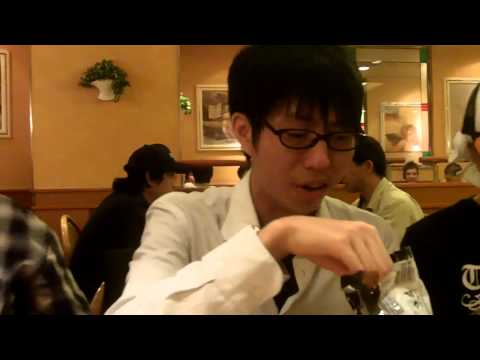 [Japan 2010] Japanese friends tasting Dutch liquorice (drop)